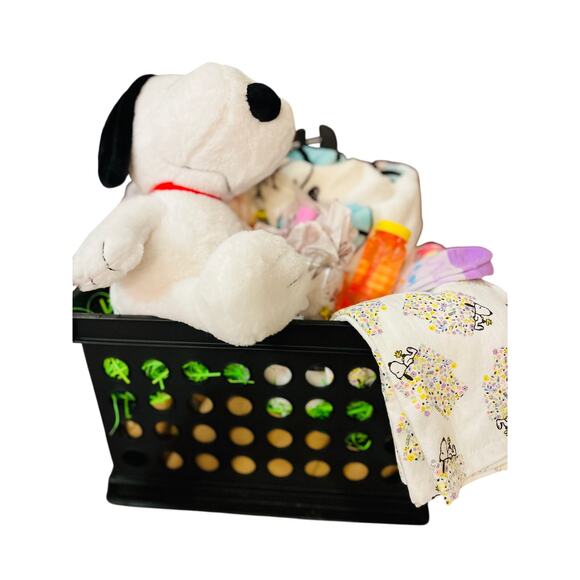 Snoopy large Easter bundle comes with two soft adorable Easter, 50 x 70 throws - Picture 2 of 14